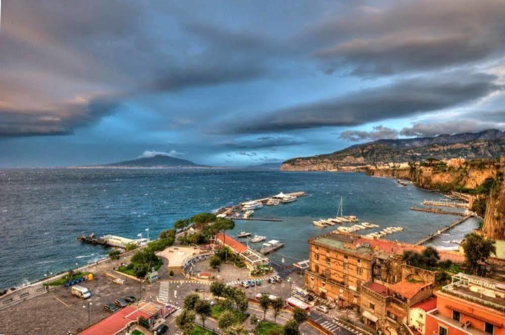 Surriento Suites Sorrento Exterior photo