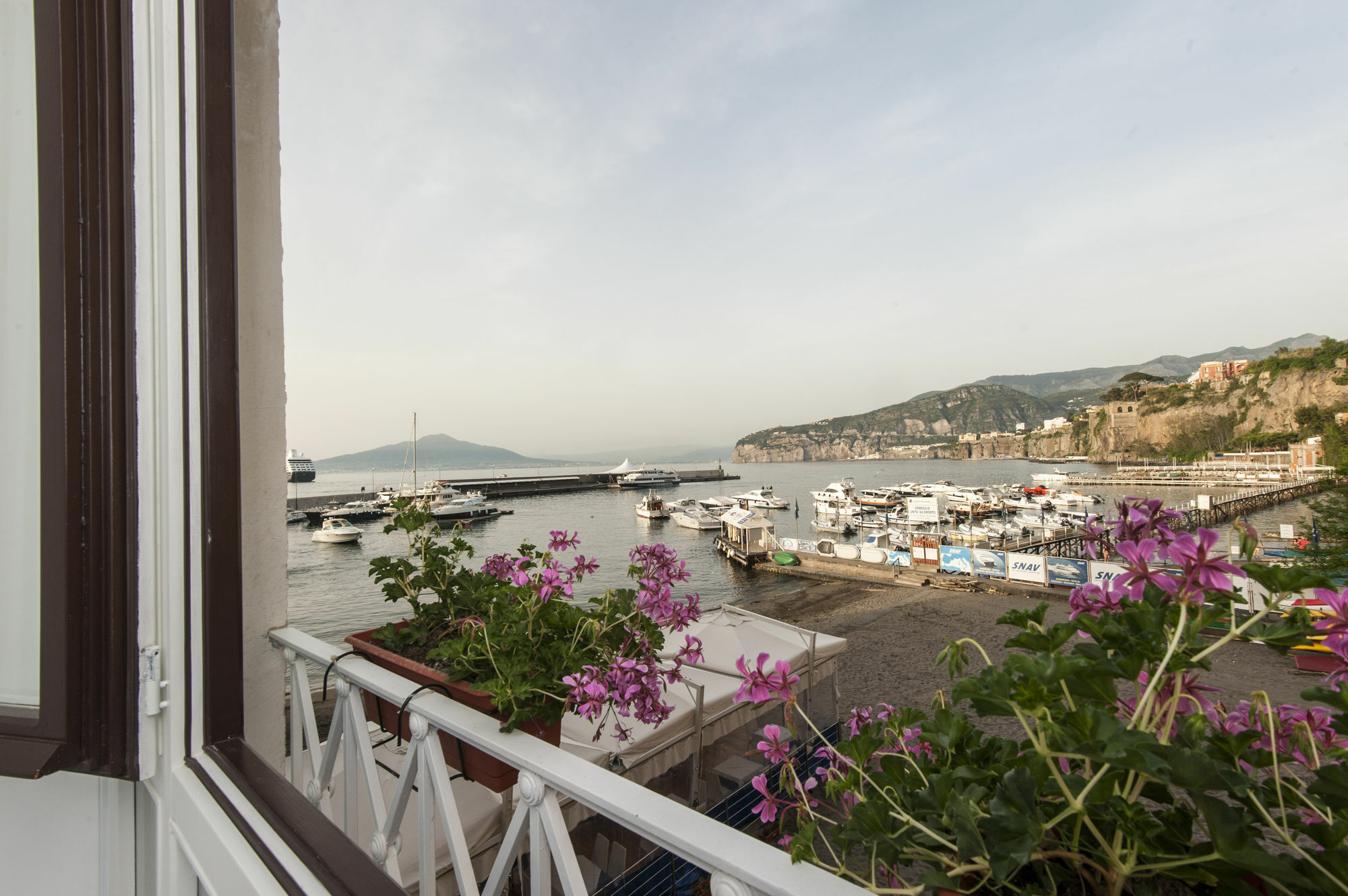 Surriento Suites Sorrento Exterior photo
